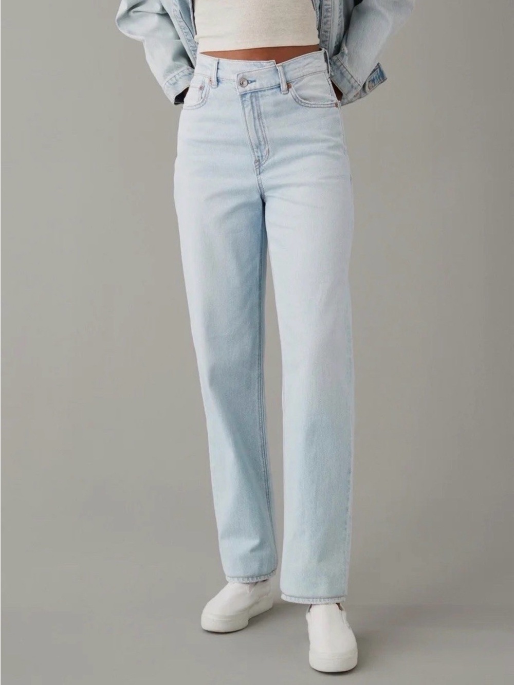 American Eagle AE Strigid Super High-Waisted Crossover Baggy Straight Jean